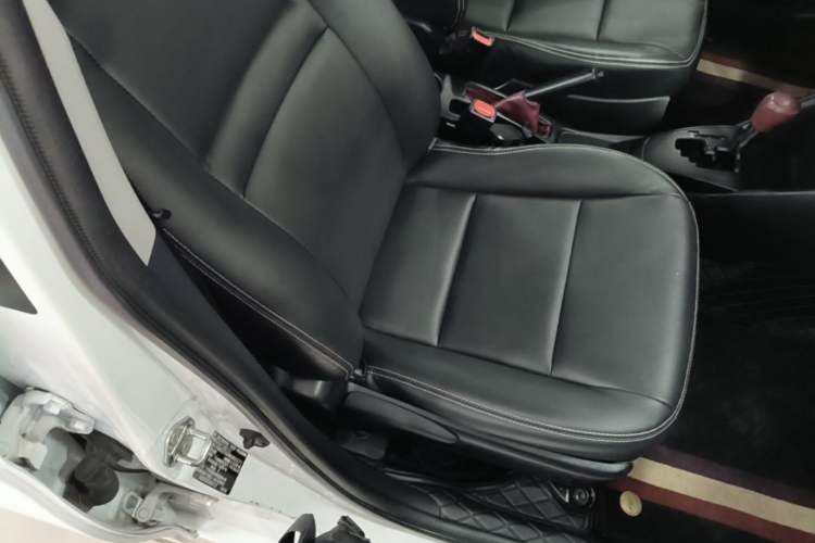 Used Toyota YARiS L Zhi Xiang 2017 1.3E CVT Charming Edition Right Front Seat