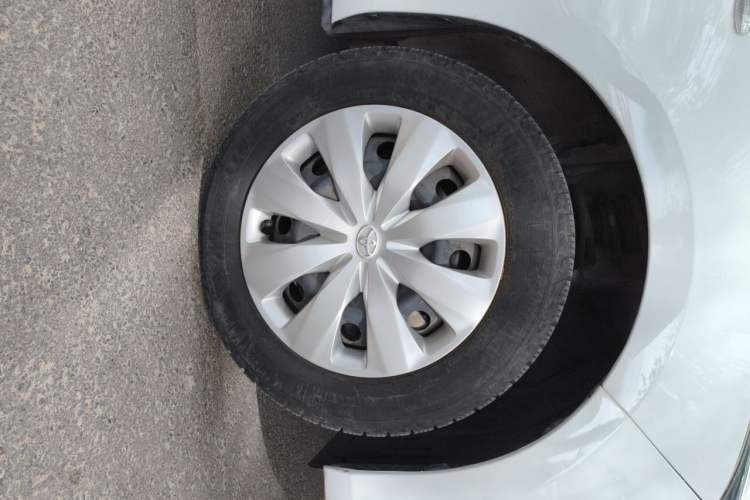Used Toyota YARiS L Zhi Xiang 2017 1.5E CVT Dynamic Edition Right Front Wheel Hub