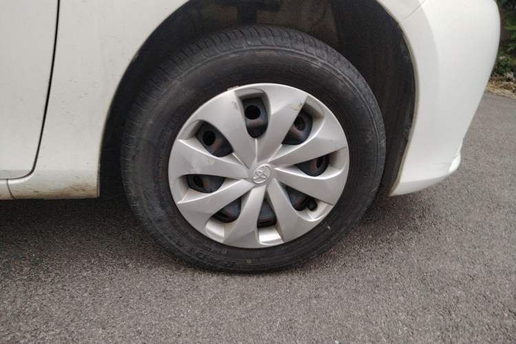 Used Toyota YARiS L Zhi Xiang 2017 1.3E Manual Charm Edition Right Front Wheel Hub