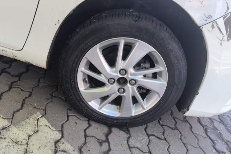 Used Toyota YARiS L Zhi Xiang 2017 1.5G CVT Xuan Dong Edition Right Front Wheel Hub