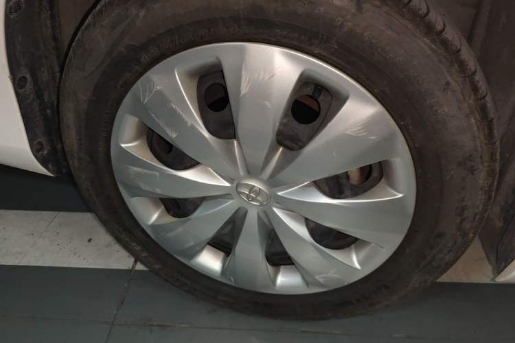Used Toyota YARiS L Zhi Xiang 2017 1.5E CVT Dynamic Edition Right Front Wheel Hub