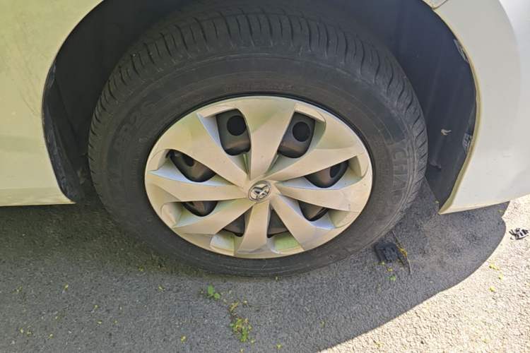 Used Toyota YARiS L Zhi Xiang 2017 1.3E Manual Charm Edition Right Front Wheel Hub