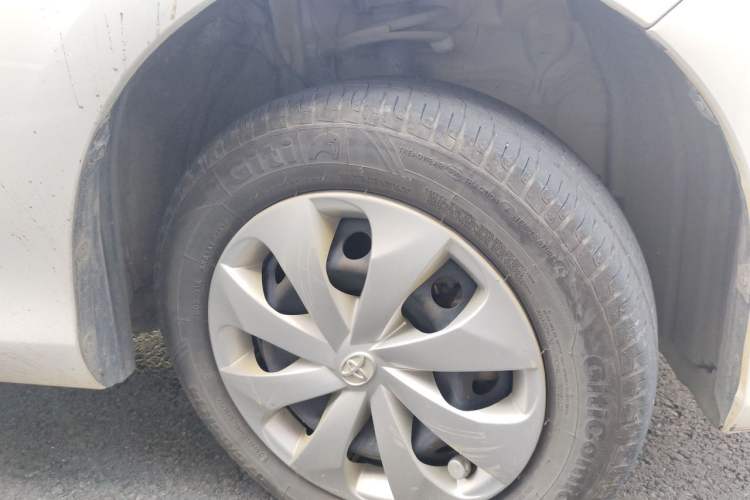 Used Toyota YARiS L Zhi Xiang 2017 1.3E Manual Charm Edition Right Front Wheel Hub