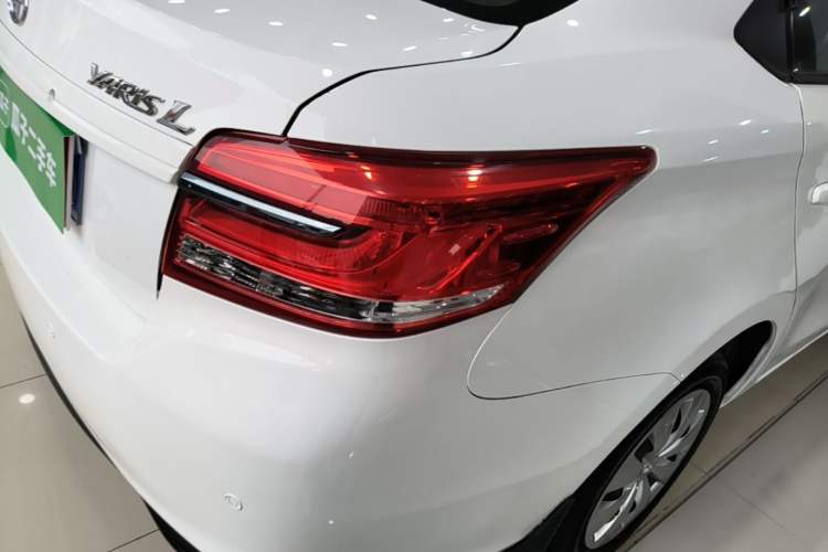 Used Toyota YARiS L Zhi Xiang 2017 1.3E CVT Charming Edition Right Rear Taillight