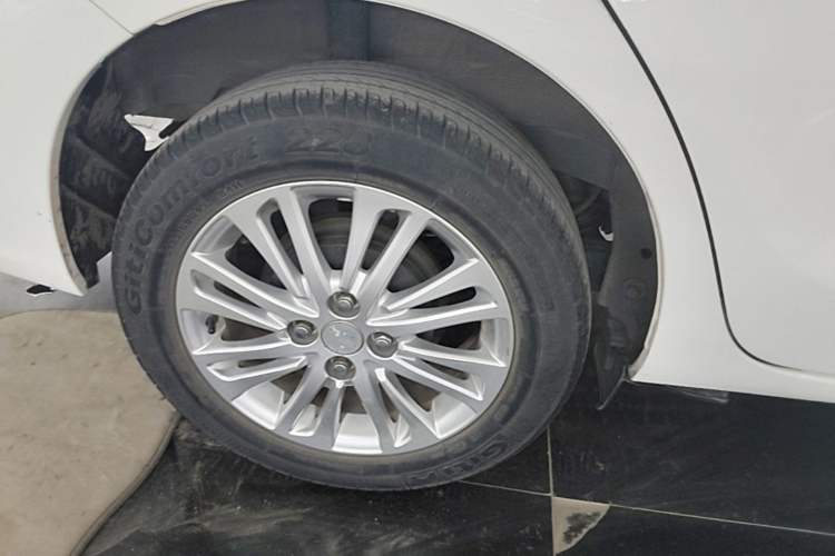 Used Toyota YARiS L Zhi Xiang 2017 1.5E CVT Dynamic Edition Right Rear Wheel Hub