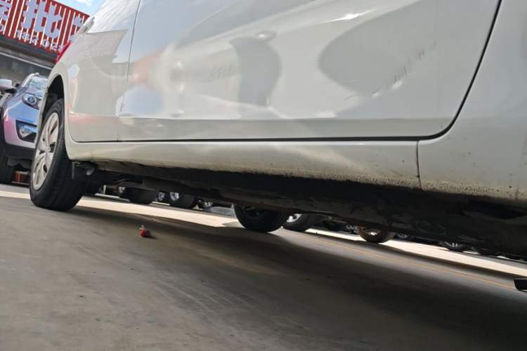 Used Toyota YARiS L Zhi Xiang 2017 1.5E CVT Dynamic Edition Right Side Sill