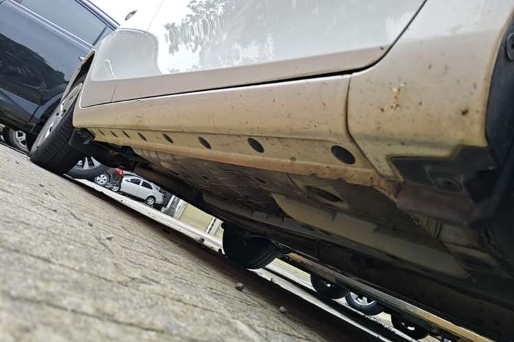 Used Toyota YARiS L Zhi Xiang 2017 1.5E CVT Dynamic Edition Right Side Sill