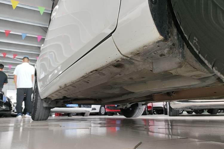 Used Toyota YARiS L Zhi Xiang 2017 1.5E CVT Dynamic Edition Right Side Sill