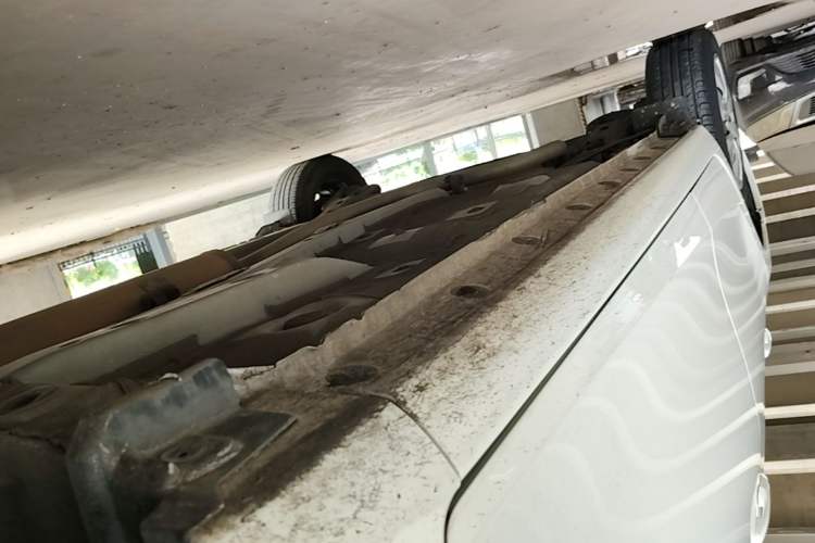 Used Toyota YARiS L Zhi Xiang 2017 1.5E CVT Dynamic Edition Right Side Sill