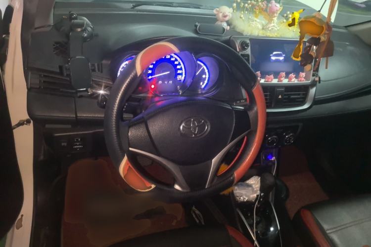 Used Toyota YARiS L Zhi Xiang 2017 1.5G CVT Xuan Dong Skyroof Edition Steering Wheel