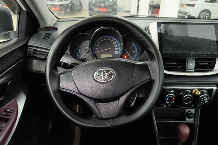 Used Toyota YARiS L Zhi Xiang 2017 1.3E CVT Charming Edition Steering Wheel