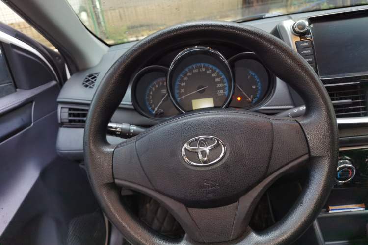 Used Toyota YARiS L Zhi Xiang 2017 1.5E CVT Dynamic Edition Steering Wheel