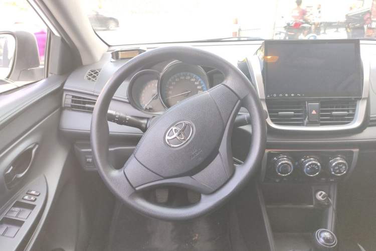 Used Toyota YARiS L Zhi Xiang 2017 1.3E Manual Charm Edition Steering Wheel