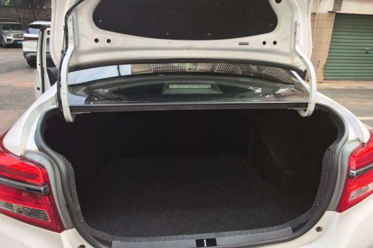 Used Toyota YARiS L Zhi Xiang 2017 1.5E CVT Dynamic Edition Trunk