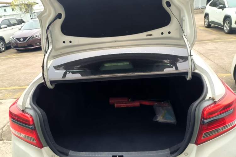 Used Toyota YARiS L Zhi Xiang 2017 1.5E CVT Dynamic Edition Trunk