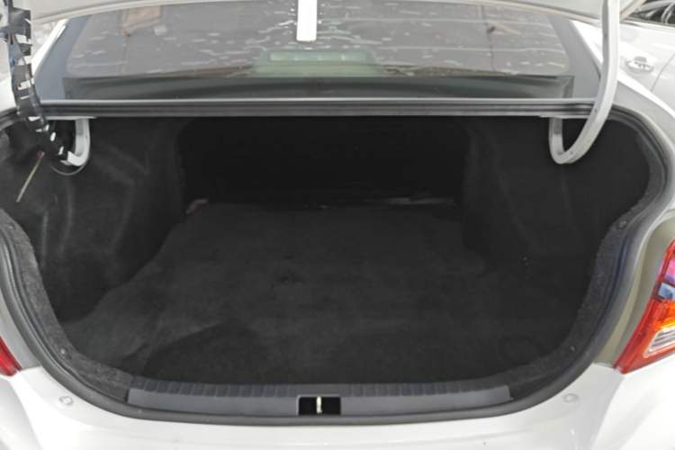 Used Toyota YARiS L Zhi Xiang 2017 1.5E CVT Dynamic Edition Trunk