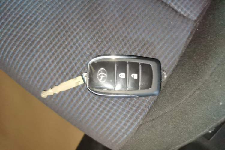 Used Toyota YARiS L Zhi Xiang 2017 1.5E CVT Dynamic Edition Vehicle Key