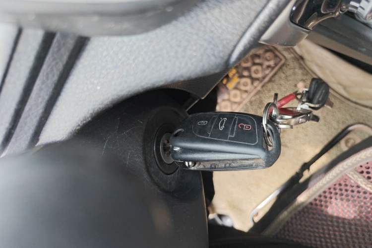 Used Toyota YARiS L Zhi Xiang 2017 1.5E CVT Dynamic Edition Vehicle Key