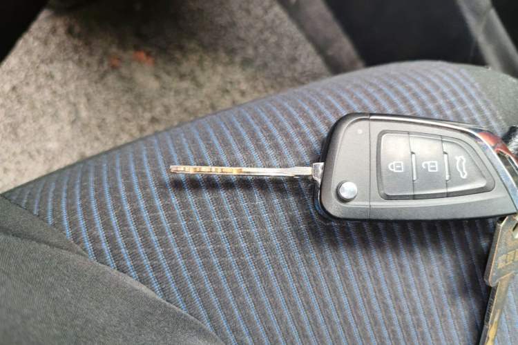 Used Toyota YARiS L Zhi Xiang 2017 1.5E CVT Dynamic Edition Vehicle Key