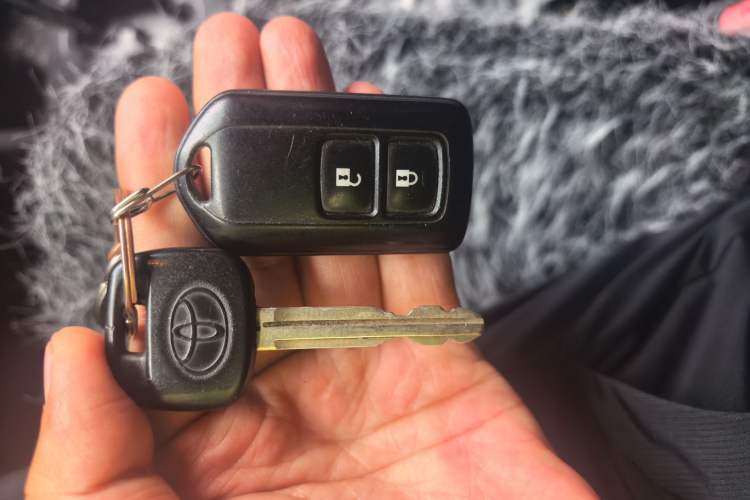 Used Toyota YARiS L Zhi Xiang 2017 1.5E CVT Dynamic Edition Vehicle Key