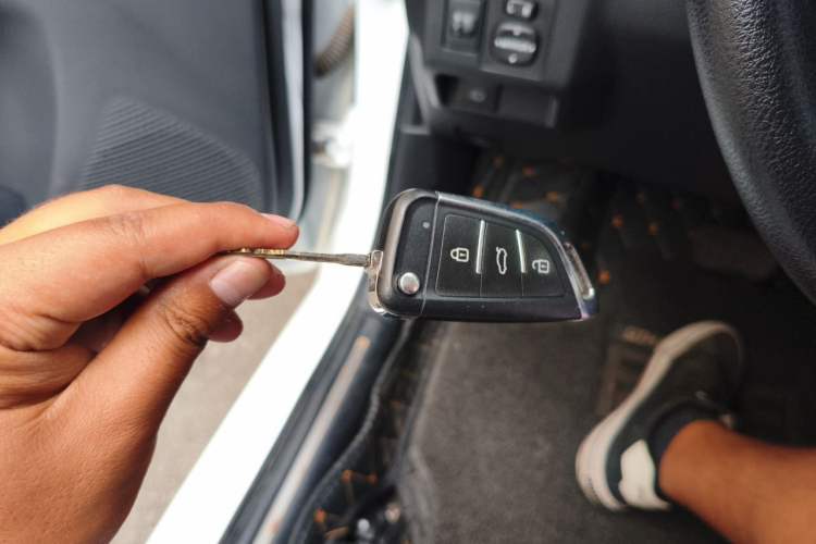 Used Toyota YARiS L Zhi Xiang 2017 1.5E CVT Dynamic Edition Vehicle Key