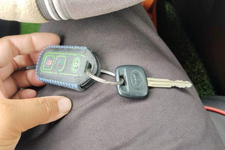 Used Toyota YARiS L Zhi Xiang 2017 1.5E CVT Dynamic Edition Vehicle Key