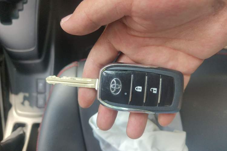 Used Toyota YARiS L Zhi Xiang 2017 1.5E CVT Dynamic Edition Vehicle Key