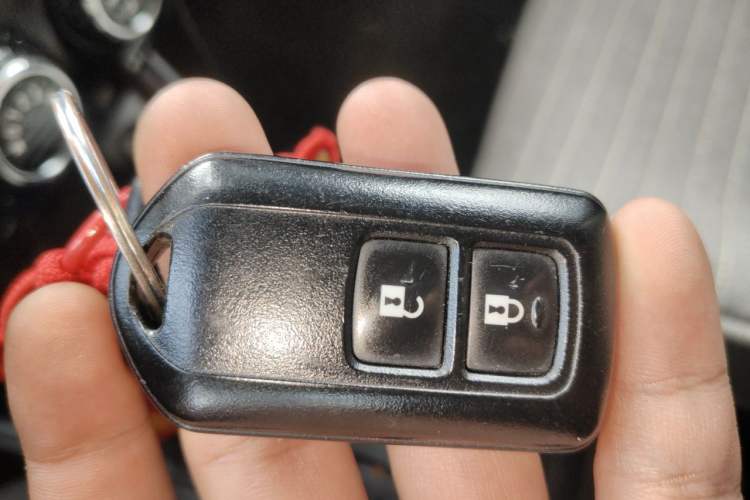 Used Toyota YARiS L Zhi Xiang 2017 1.5E CVT Dynamic Edition Vehicle Key