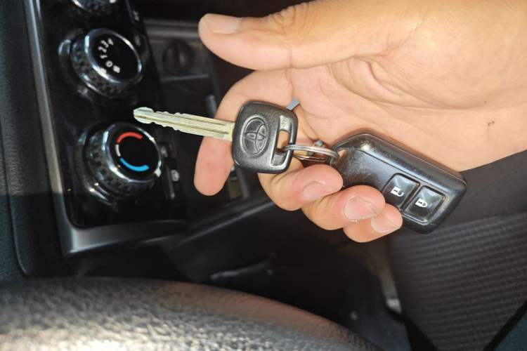 Used Toyota YARiS L Zhi Xiang 2017 1.5E CVT Dynamic Edition Vehicle Key