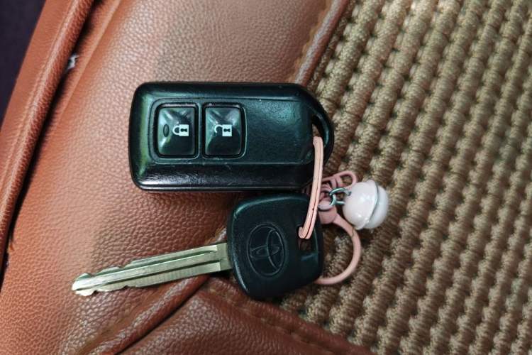 Used Toyota YARiS L Zhi Xiang 2017 1.5G CVT Xuan Dong Edition Vehicle Key