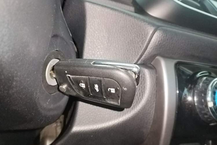 Used Toyota YARiS L Zhi Xiang 2017 1.5E CVT Dynamic Edition Vehicle Key