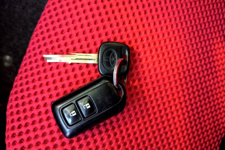 Used Toyota YARiS L Zhi Xiang 2017 1.5E CVT Dynamic Edition Vehicle Key