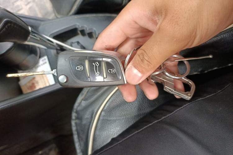 Used Toyota YARiS L Zhi Xiang 2017 1.5E CVT Dynamic Edition Vehicle Key