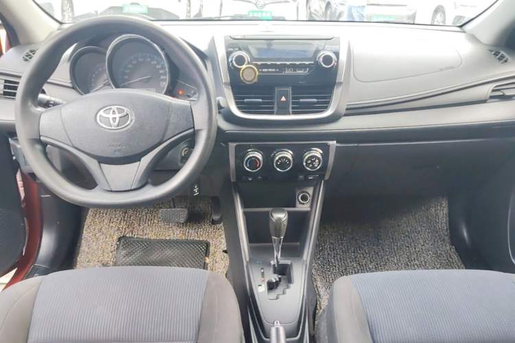 Used Toyota YARiS L Zhi Xiang 2017 1.5E CVT Dynamic Edition Center Console