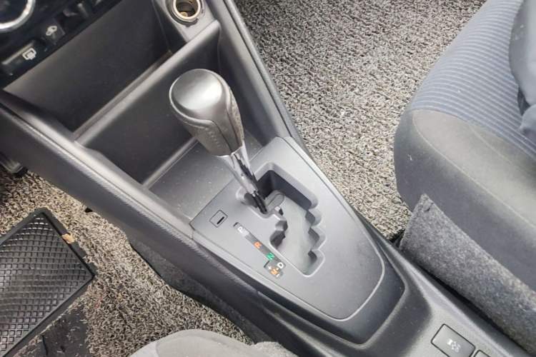 Used Toyota YARiS L Zhi Xiang 2017 1.5E CVT Dynamic Edition Gear Lever