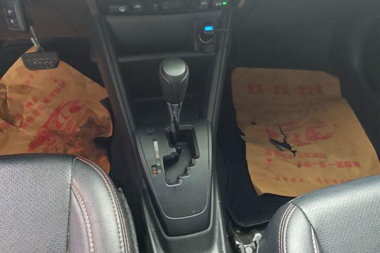 Used Toyota YARiS L Zhi Xiang 2018 1.5E CVT Champion Limited Edition Gear Lever