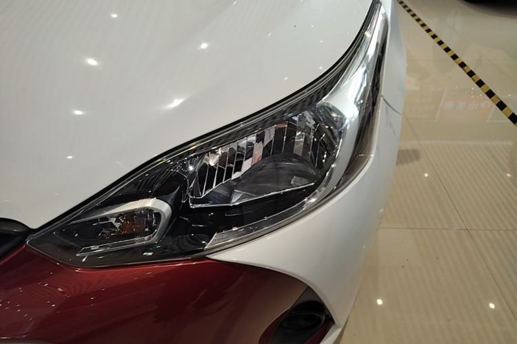 Used Toyota YARiS L Zhi Xiang 2018 1.5E CVT Champion Limited Edition Left Front Headlight