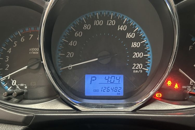 Used Toyota YARiS L Zhi Xiang 2018 1.5E CVT Champion Limited Edition Odometer Close Up