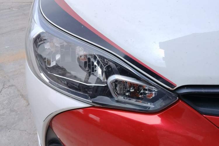 Used Toyota YARiS L Zhi Xiang 2018 1.5E CVT Champion Limited Edition Right Front Headlight