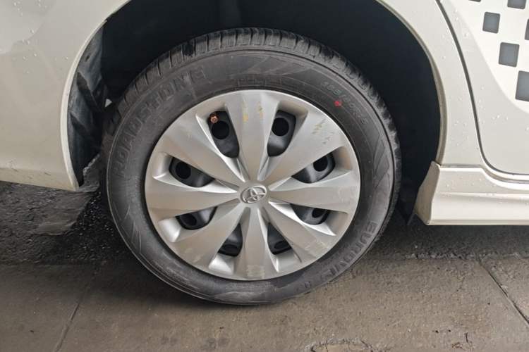Used Toyota YARiS L Zhi Xiang 2018 1.5E CVT Champion Limited Edition Right Rear Wheel Hub