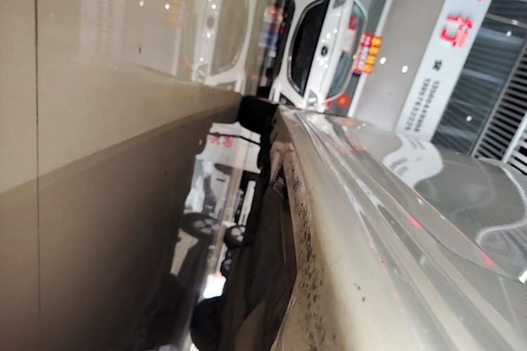Used Toyota YARiS L Zhi Xiang 2018 1.5E CVT Champion Limited Edition Right Side Sill