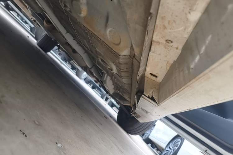 Used Toyota YARiS L Zhi Xiang 2018 1.5E CVT Champion Limited Edition Right Side Sill