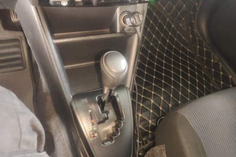 Used Toyota YARiS L Zhi Xiang 2019 1.5E CVT Dynamic Edition China VI compliant Gear Lever