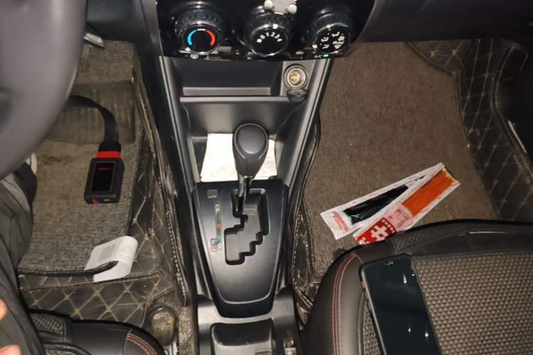 Used Toyota YARiS L Zhi Xiang 2019 1.5E CVT Dynamic Edition China VI compliant Gear Lever