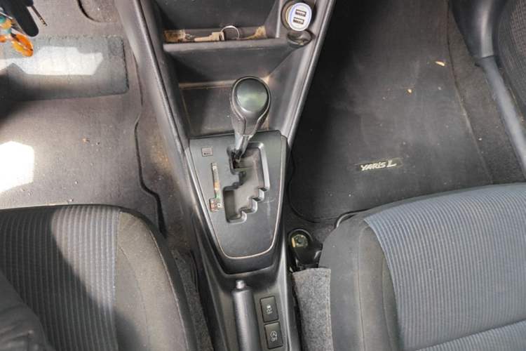 Used Toyota YARiS L Zhi Xiang 2019 1.5E CVT Dynamic Edition China VI compliant Gear Lever