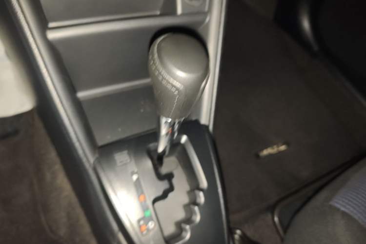 Used Toyota YARiS L Zhi Xiang 2019 1.5E CVT Dynamic Edition China VI compliant Gear Lever