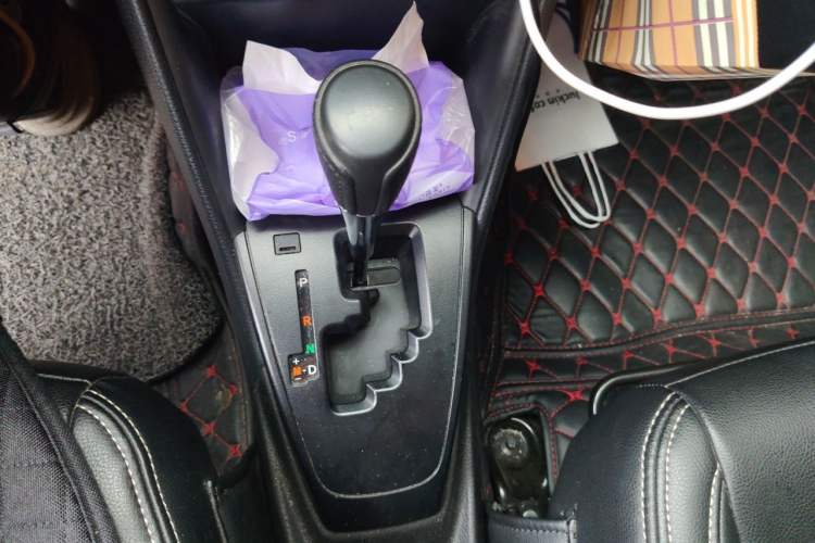 Used Toyota YARiS L Zhi Xiang 2019 1.5E CVT Dynamic Edition China VI compliant Gear Lever