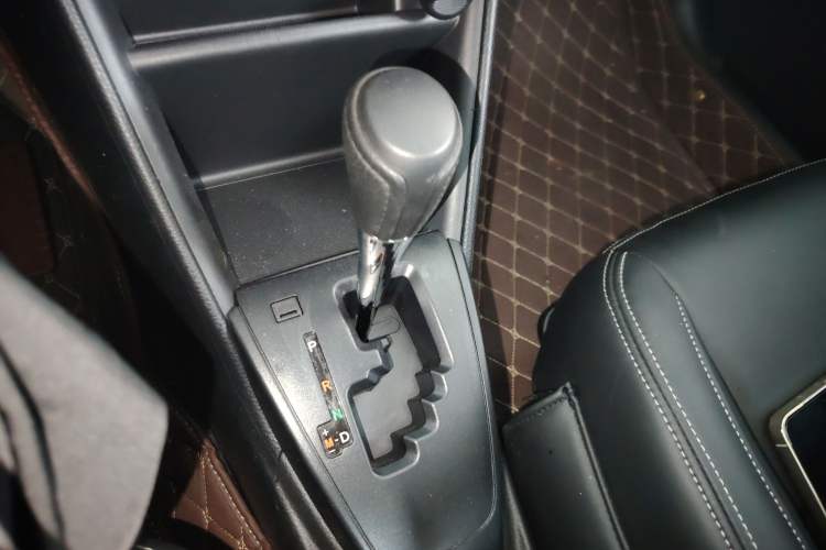 Used Toyota YARiS L Zhi Xiang 2019 1.5E CVT Dynamic Edition China VI compliant Gear Lever