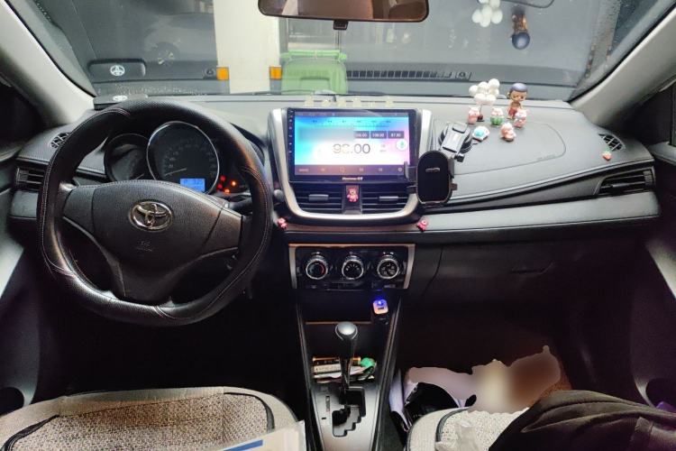 Used Toyota YARiS L Zhi Xiang 2019 1.5E CVT Dynamic Edition China VI compliant Center Console