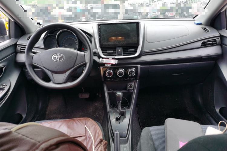 Used Toyota YARiS L Zhi Xiang 2019 1.5E CVT Dynamic Edition China VI compliant Center Console